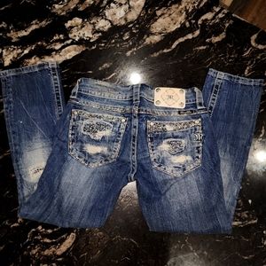 Miss Me distressed capri's size 25